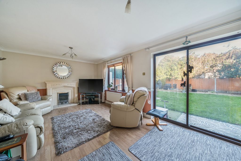 Property photo 2 of 24 1381464-20-692080...