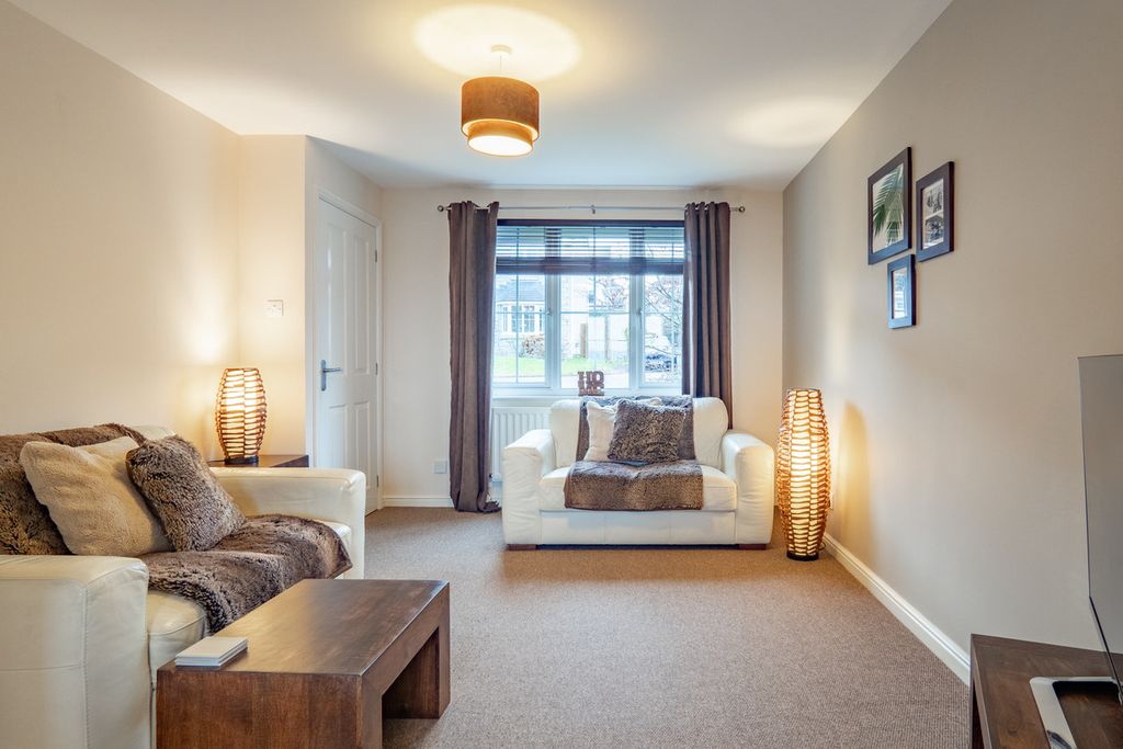 Property photo 3 of 40