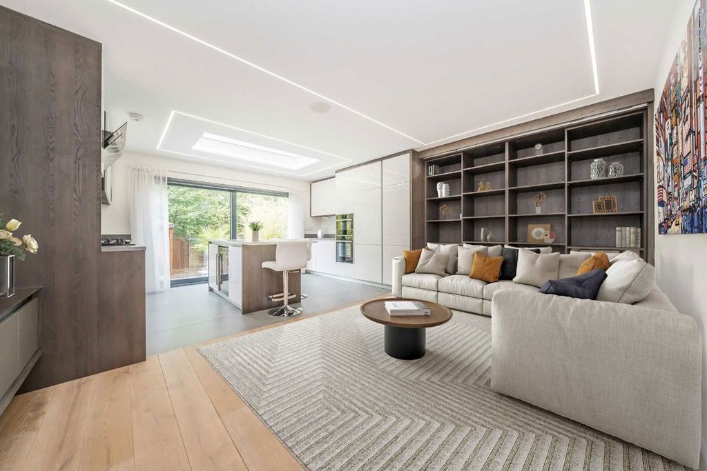 Property photo 2 of 6