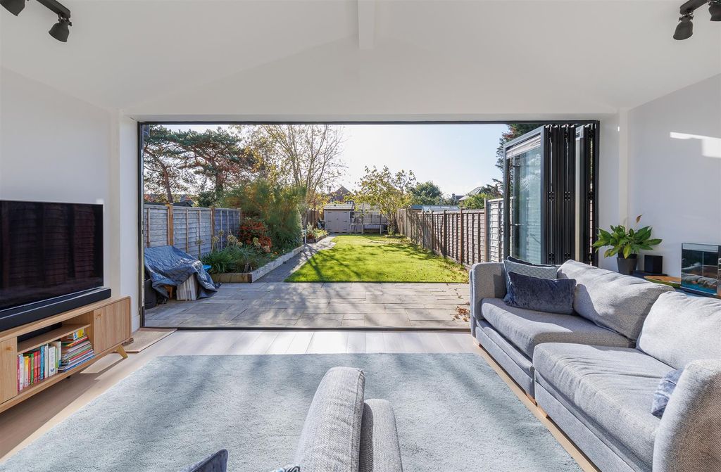 Property photo 3 of 25