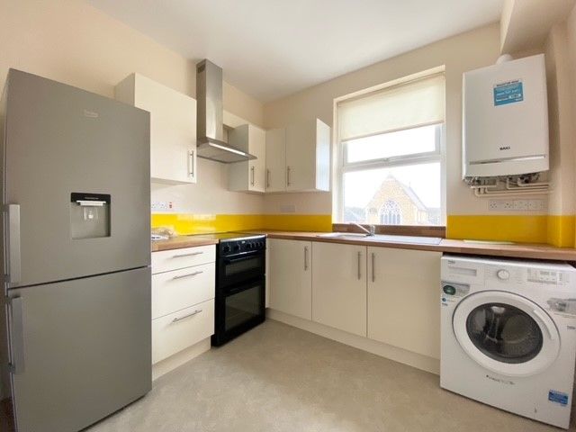 Property photo 2 of 8 Kitchen