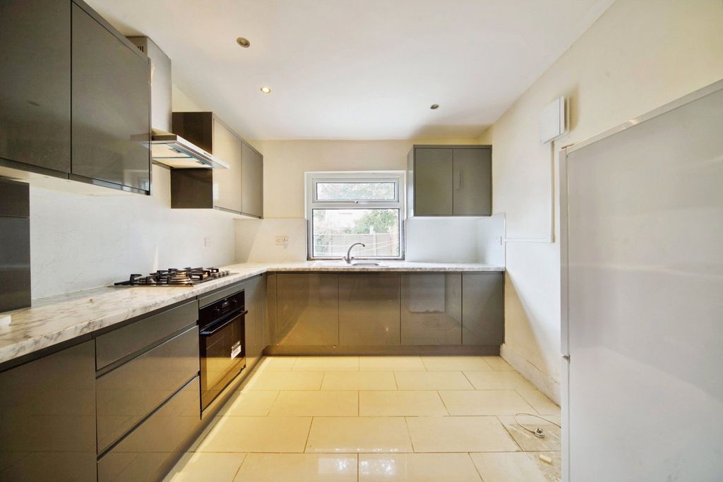 Property photo 2 of 14 Photo