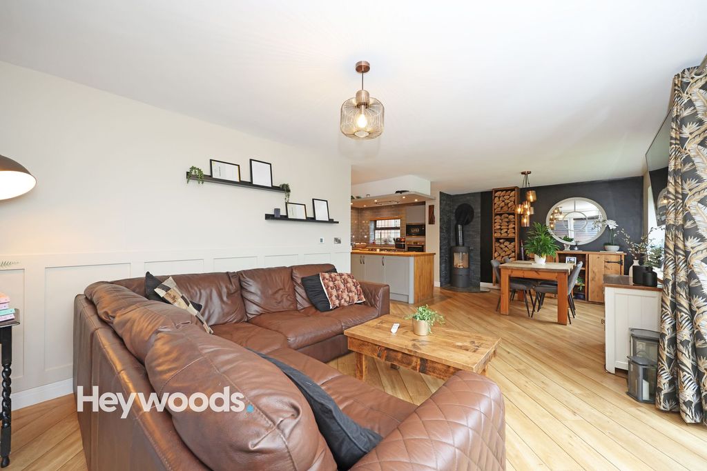 Property photo 3 of 63