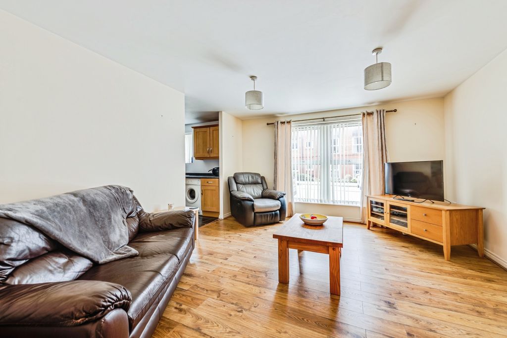 Property photo 2 of 18