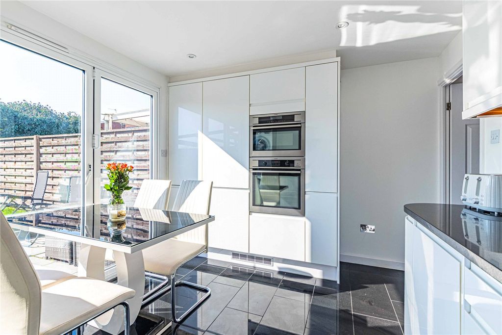 Property photo 3 of 14 Picture No. 22