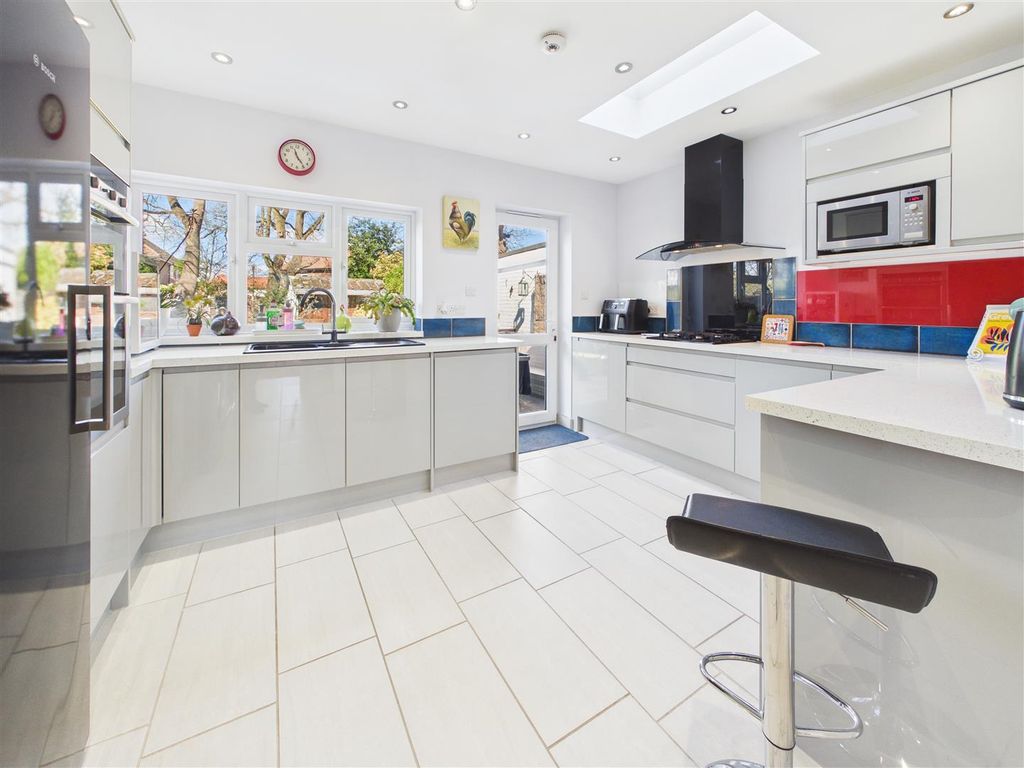 Property photo 3 of 21