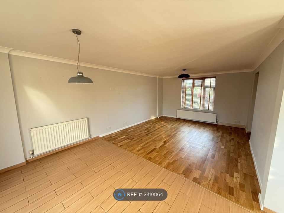 Property photo 3 of 32