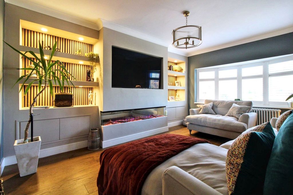 Property photo 1 of 23