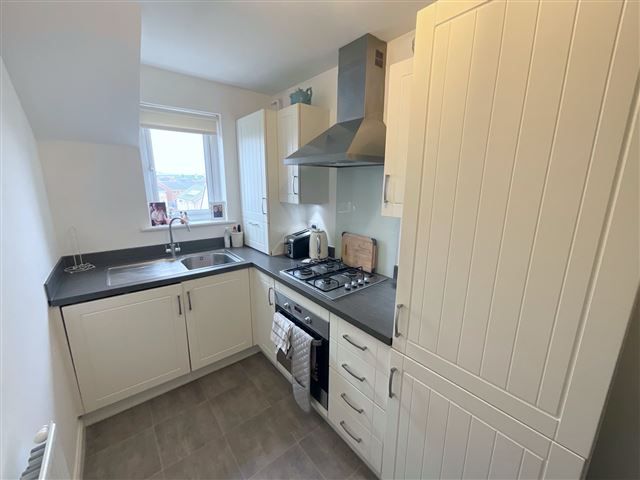 Property photo 3 of 19 Kitchen