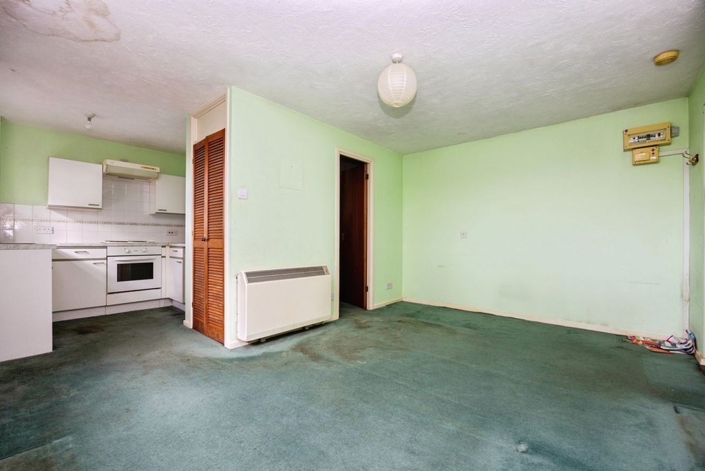 Property photo 2 of 17 Photo