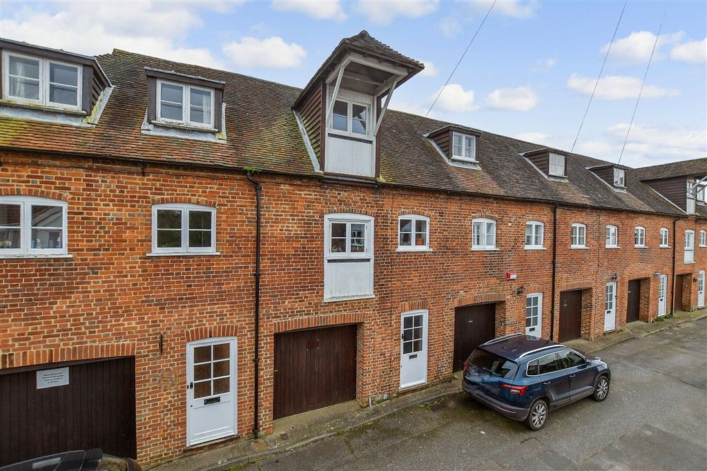 Property photo 2 of 10 External (Web)