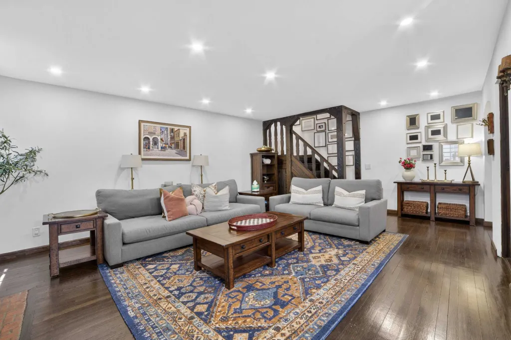 Property photo 2 of 30 <Alttext/>