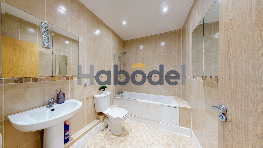 Property photo 3 of 6