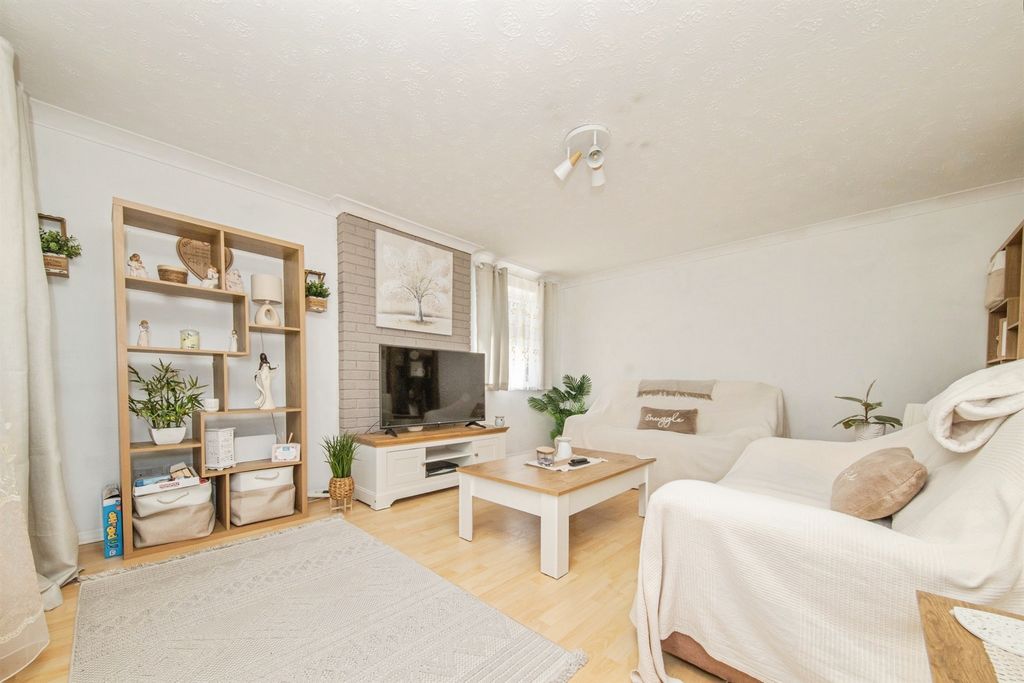 Property photo 2 of 14