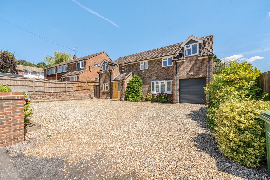 Property photo 2 of 19 Picture No. 27