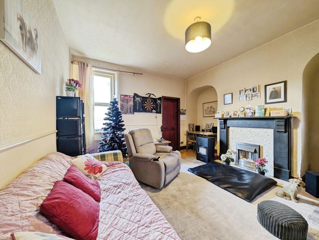 Property photo 2 of 10 Lounge