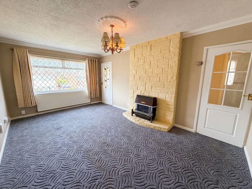 Property photo 2 of 10 Lounge