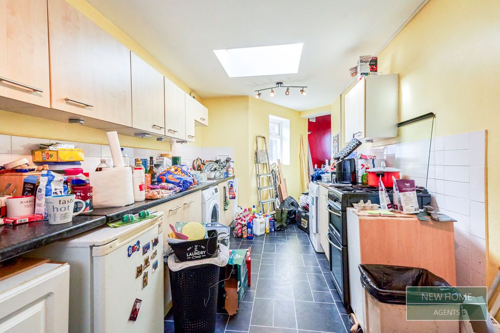 Property photo 3 of 12 Photo 8