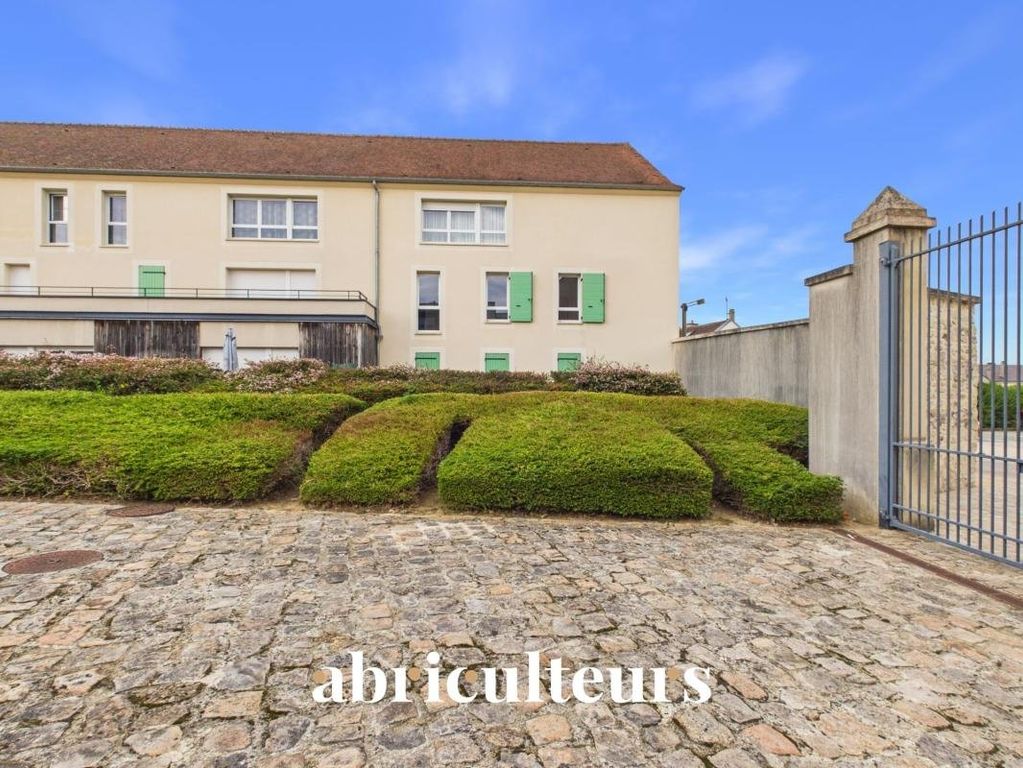Property photo 1 of 19 Three-Room Apartment Of 70 m² With Terrace And Garden - Prestigious Residence In Survilliers (95)