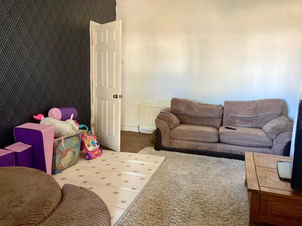 Property photo 2 of 8 Picture No. 07