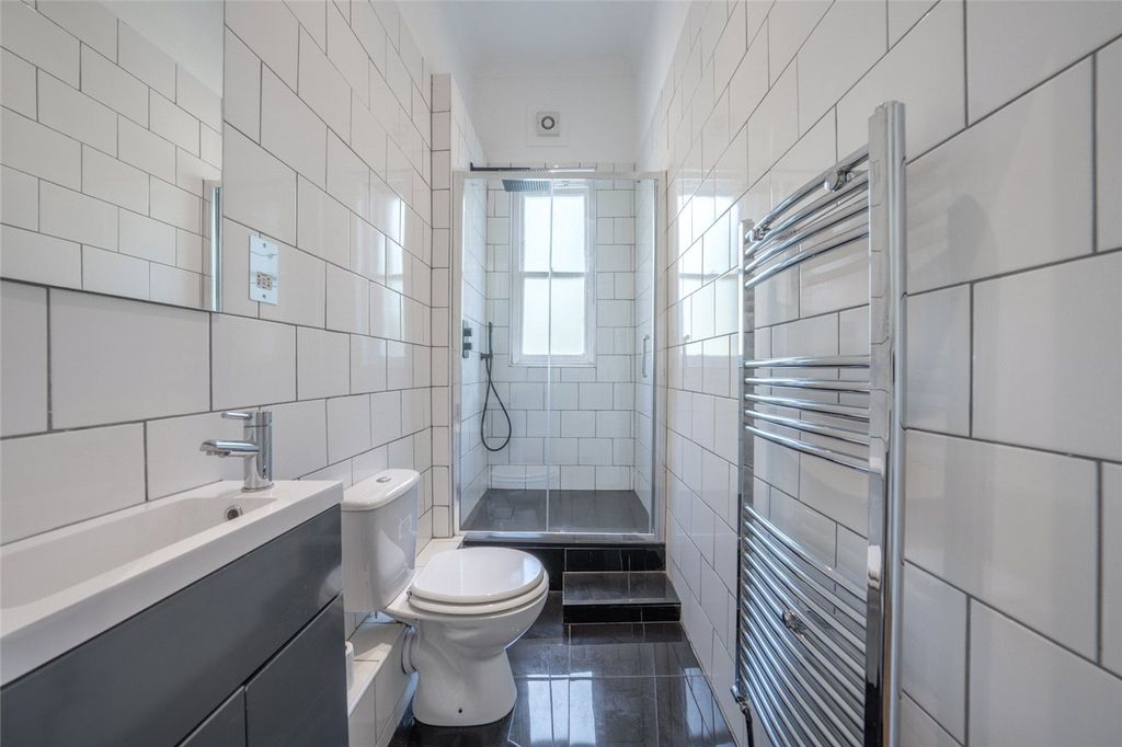 Property photo 3 of 10 Picture No. 05