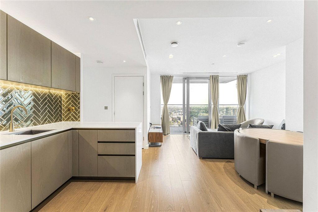 Property photo 1 of 22 Kitchen/Dining Room