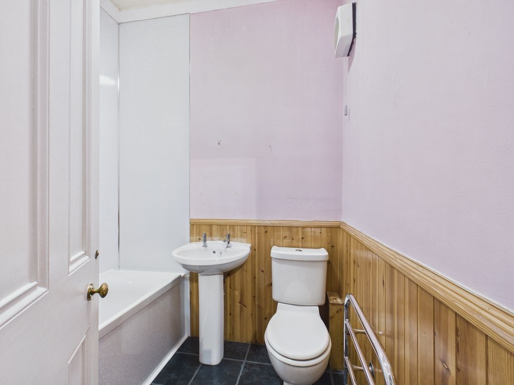 Additional image 9 of 2 bed flat for sale1D Burnbank Terrace, Breadalbane Street, Oban PA34