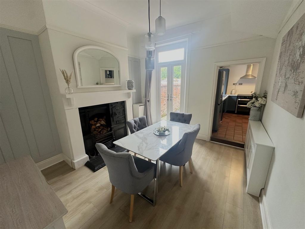 Property photo 3 of 36 Dining Room