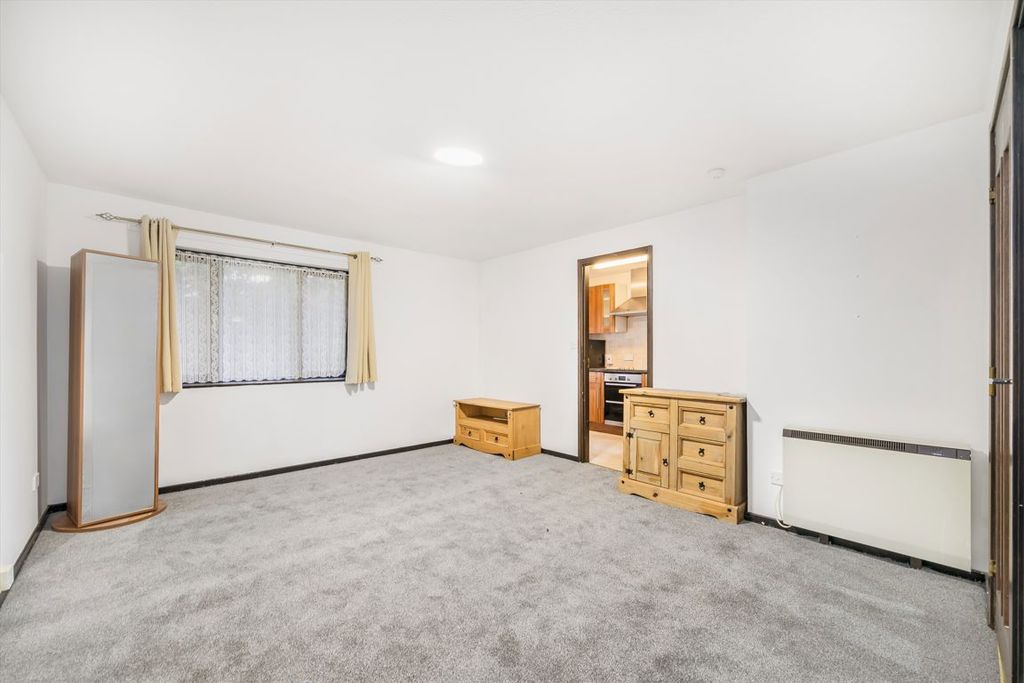 Property photo 2 of 5