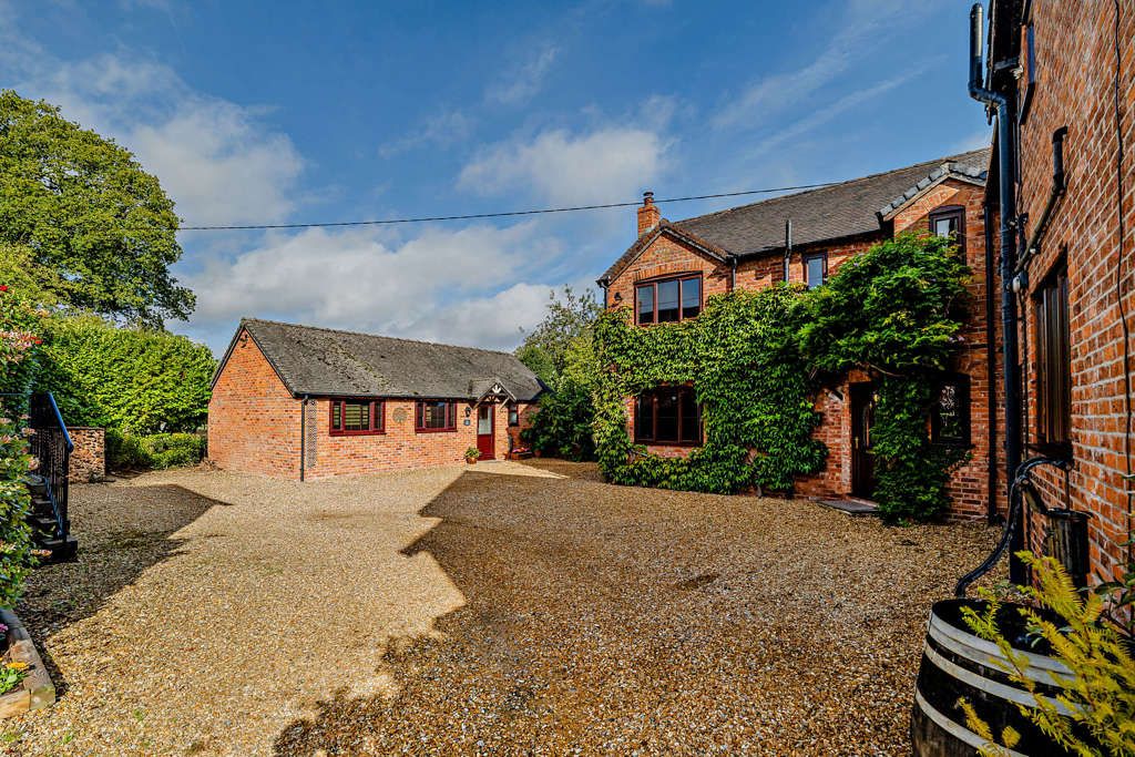 Property photo 3 of 11 Photo 5