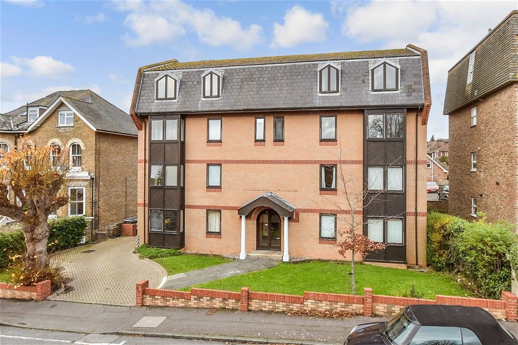 Property photo 1 of 10 External Front Web..