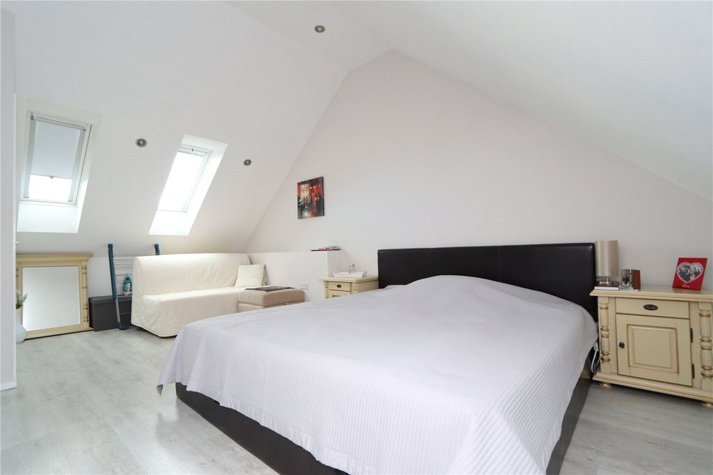 Property photo 2 of 15 Picture No. 04