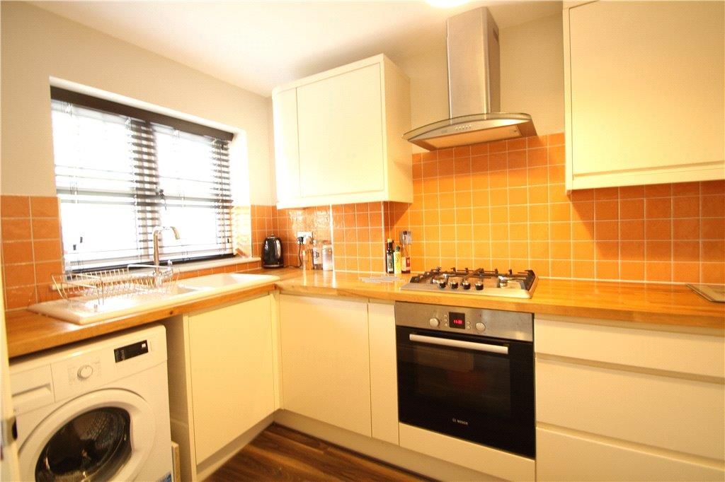 Property photo 3 of 8 Kitchen