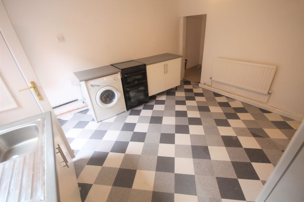 Property photo 1 of 4