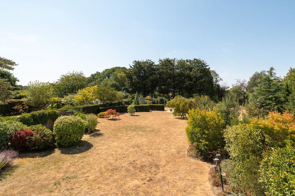 Property photo 3 of 34