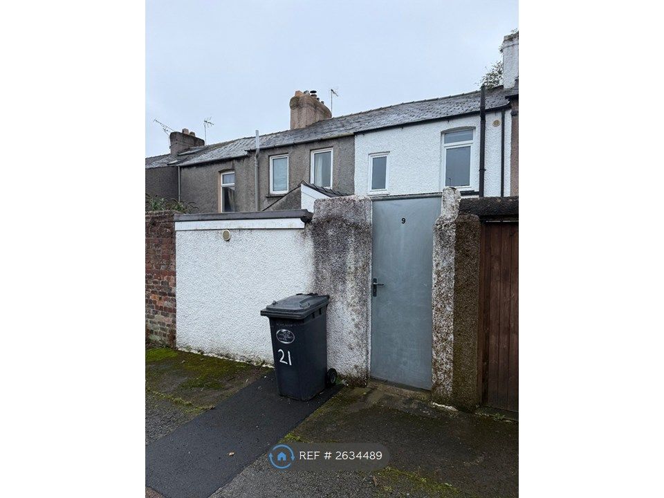 Property photo 2 of 18