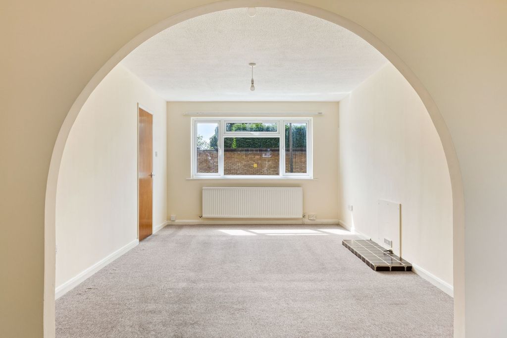 Property photo 3 of 18