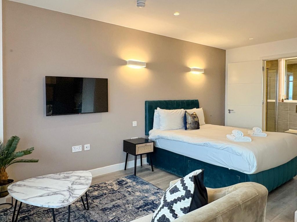 Property photo 1 of 22 Bedroom