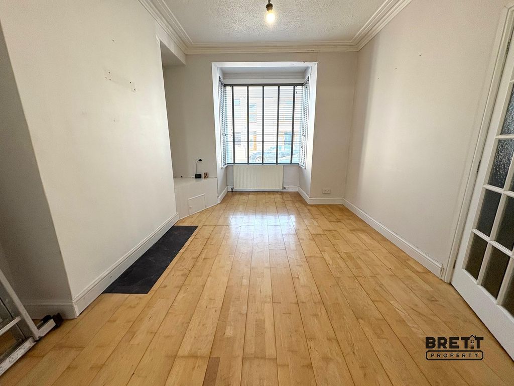 Property photo 2 of 9 Living Room