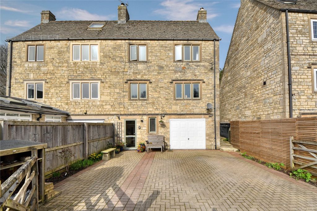 Property photo 1 of 32 Picture No. 35