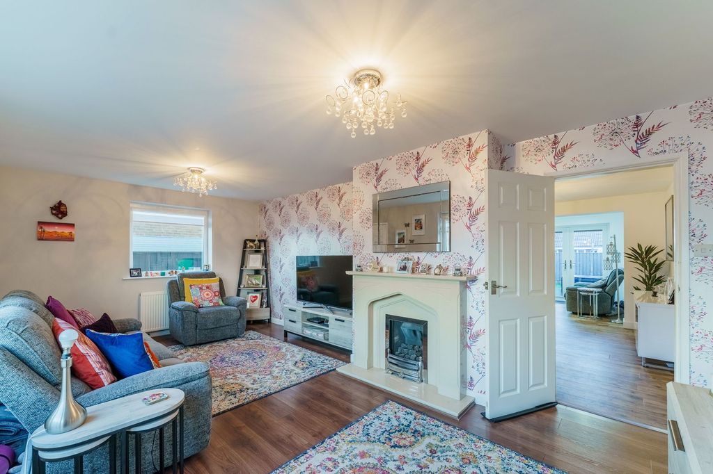 Property photo 2 of 29