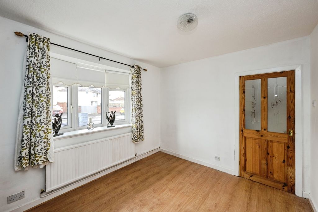 Property photo 3 of 17 Photo