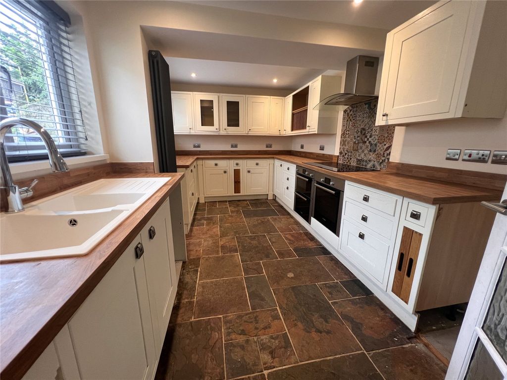 Property photo 3 of 15 Picture No. 02