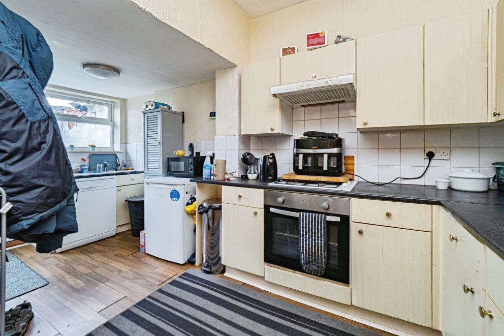 Property photo 3 of 16