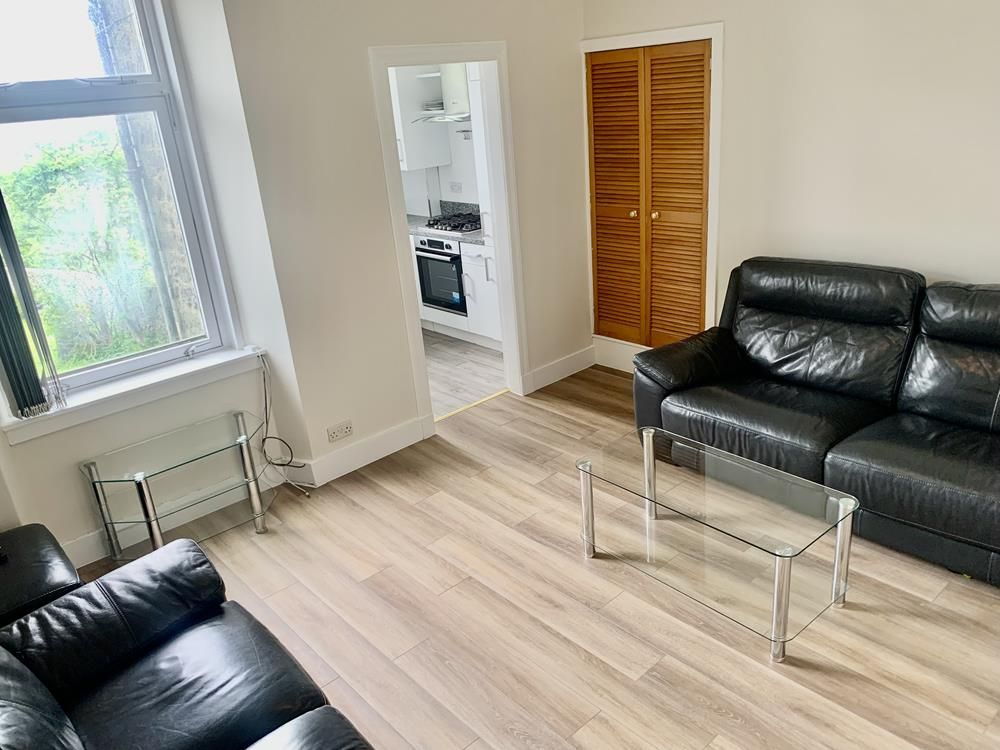 Property photo 2 of 8 Lounge2