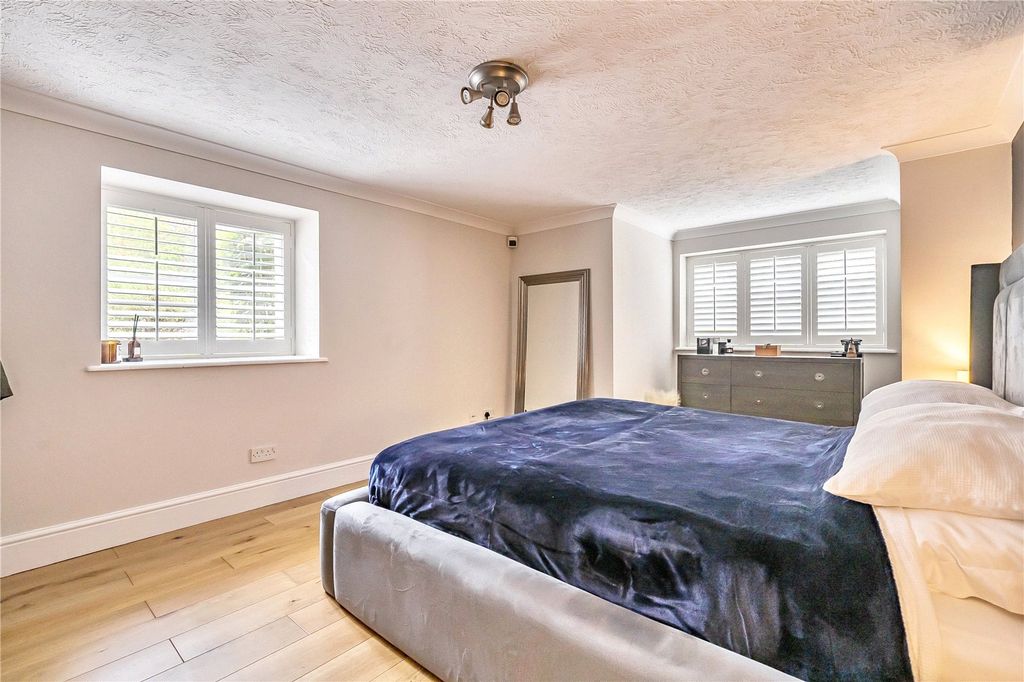 Additional image 8 of 2 bed flat for saleReading Road, Arborfield, Reading, Berkshire RG2