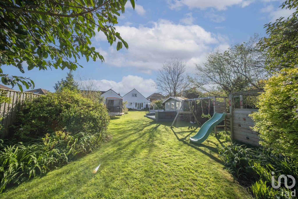Property photo 2 of 41