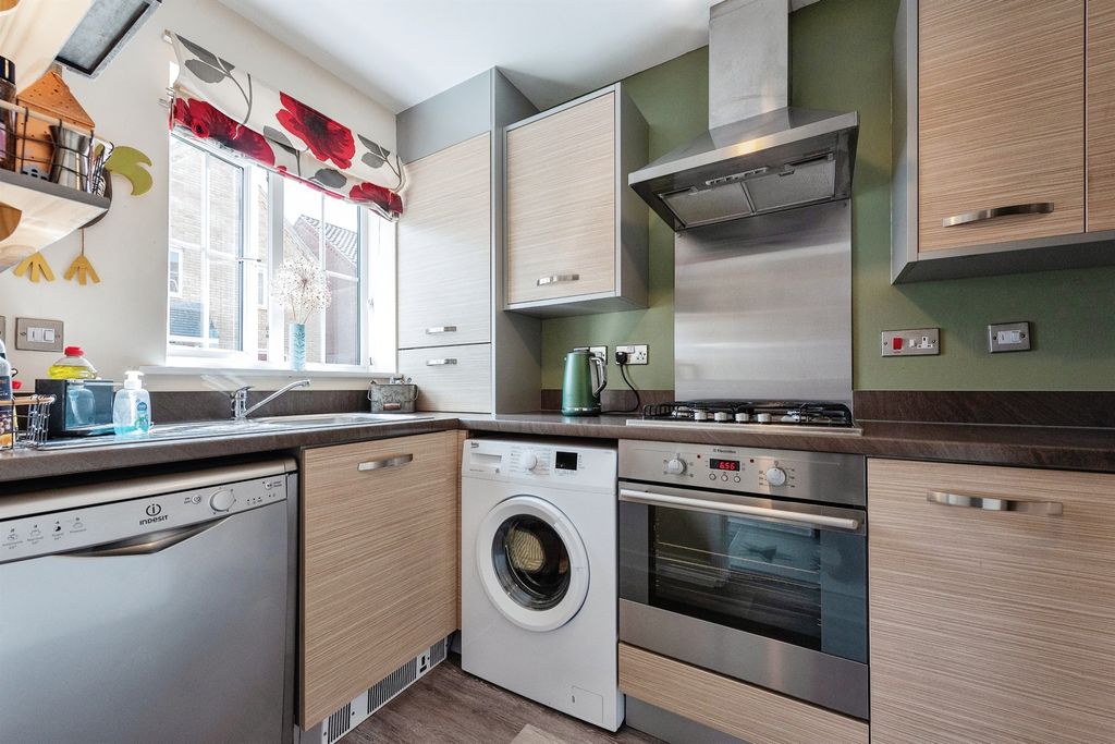 Property photo 2 of 15 Kitchen