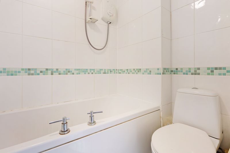 Property photo 3 of 11 Bathroom