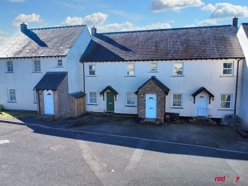 Property photo 1 of 7 External
